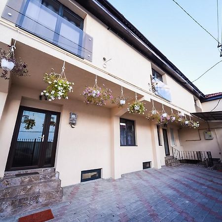 Nelana Hostel Cluj-Napoca Ngoại thất bức ảnh