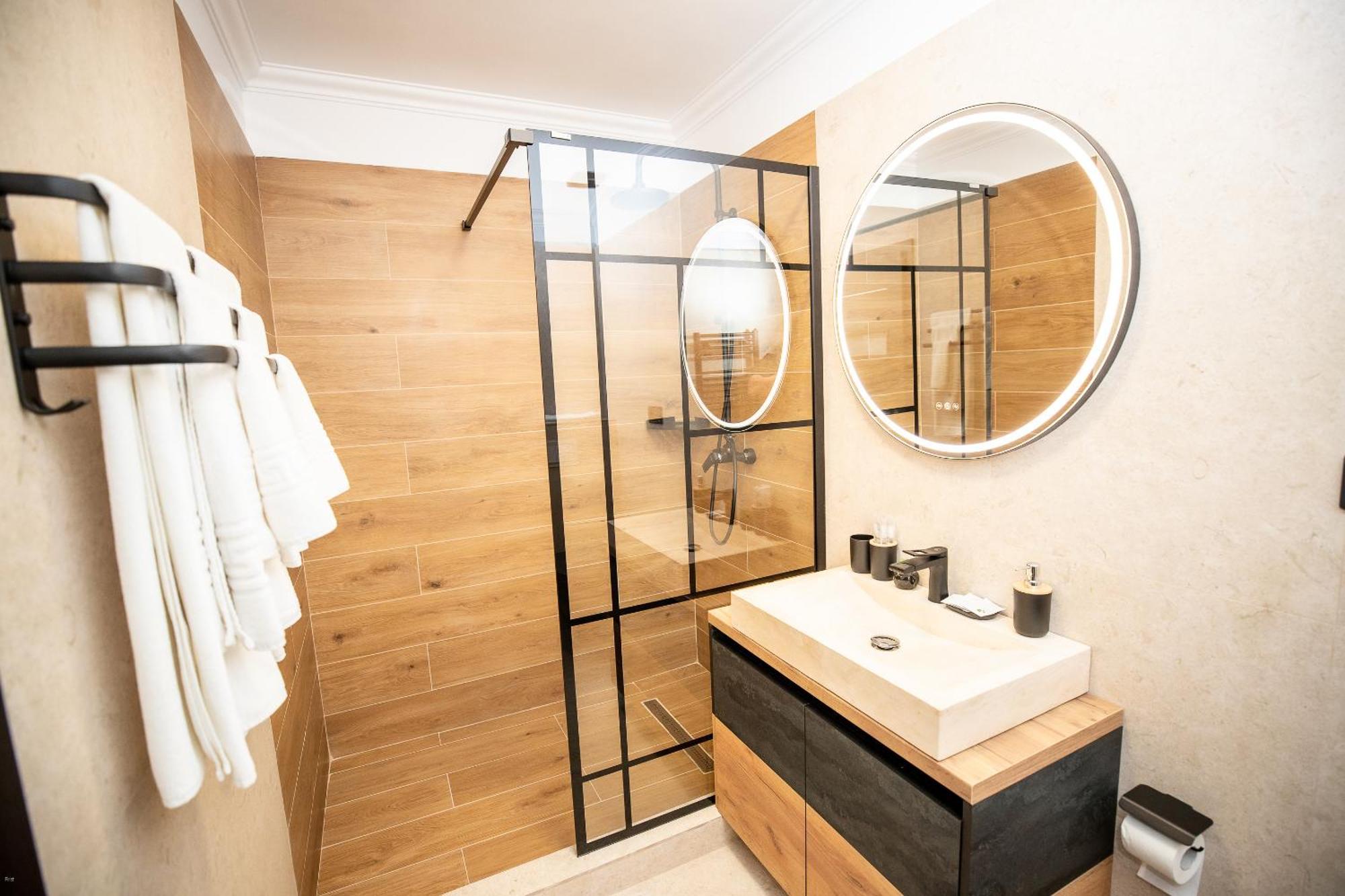 Nelana Hostel Cluj-Napoca Ngoại thất bức ảnh