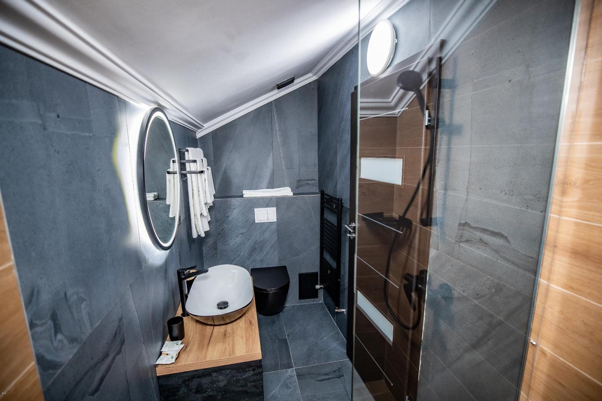 Nelana Hostel Cluj-Napoca Ngoại thất bức ảnh