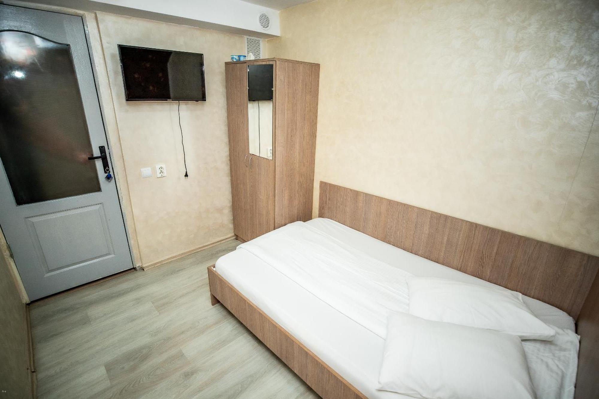 Nelana Hostel Cluj-Napoca Ngoại thất bức ảnh
