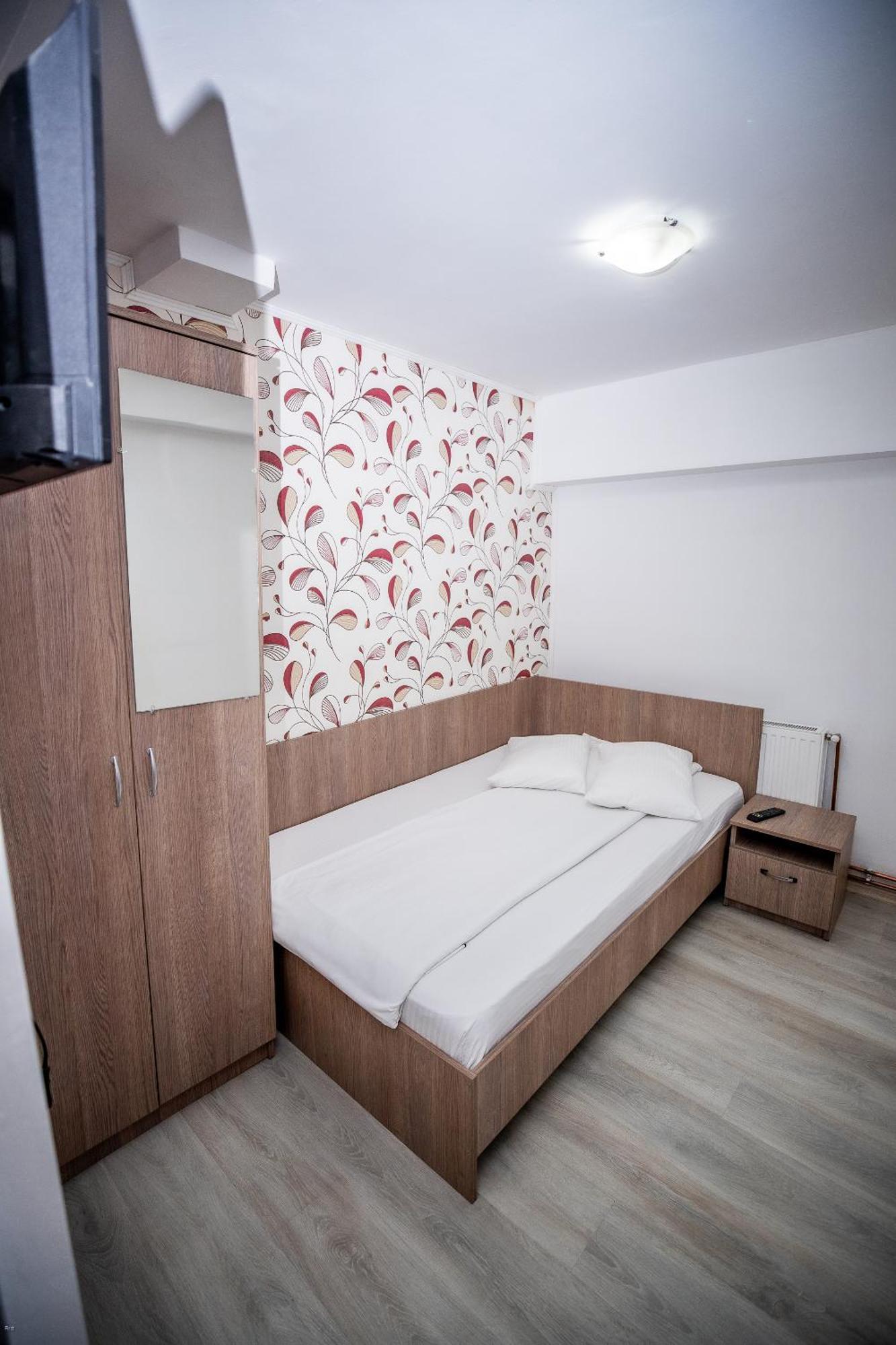 Nelana Hostel Cluj-Napoca Ngoại thất bức ảnh