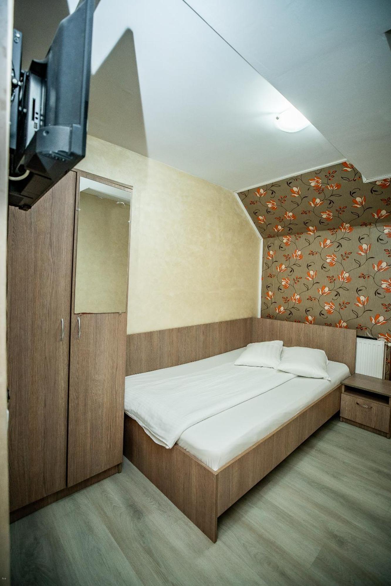Nelana Hostel Cluj-Napoca Ngoại thất bức ảnh
