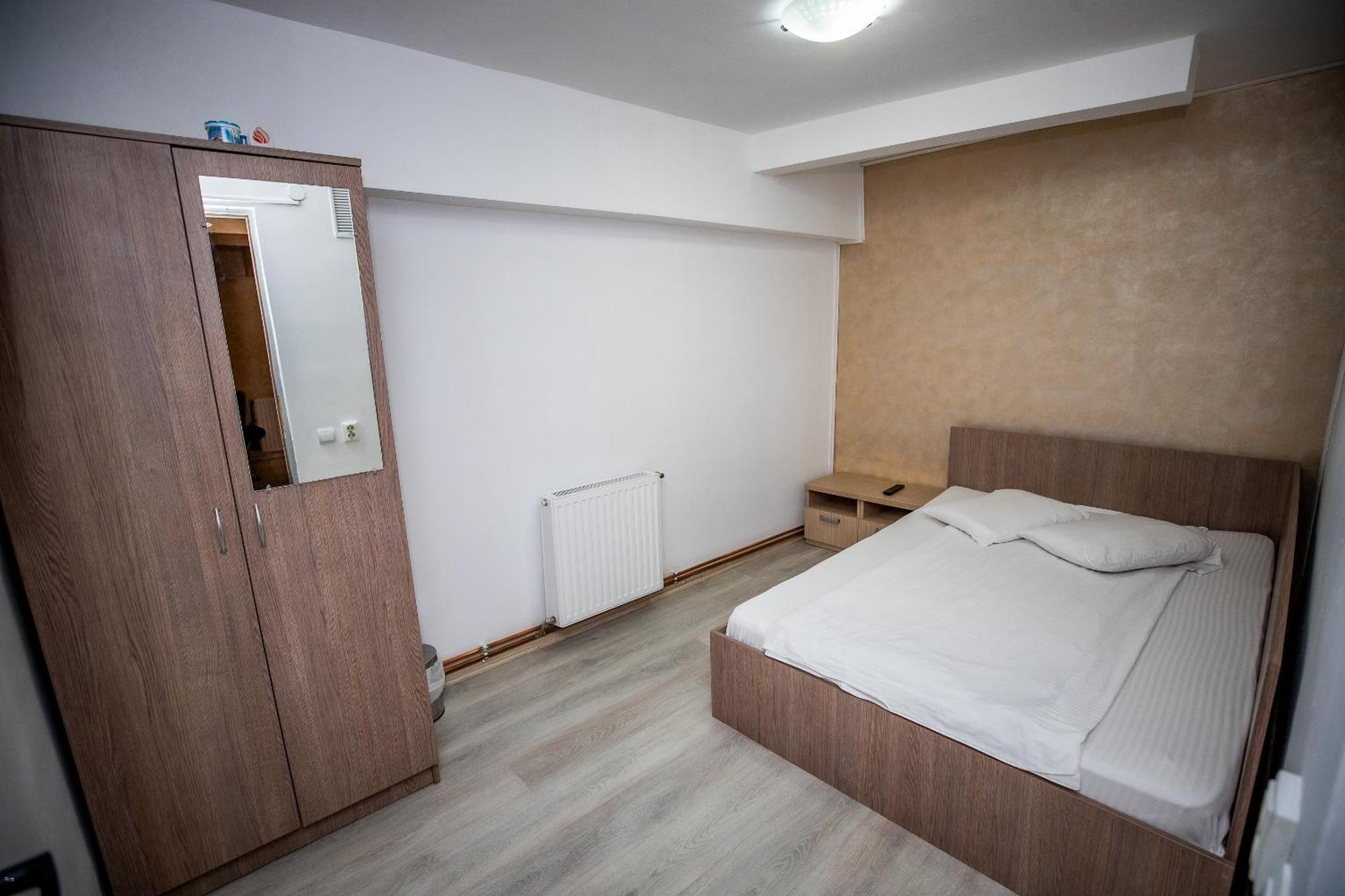 Nelana Hostel Cluj-Napoca Ngoại thất bức ảnh