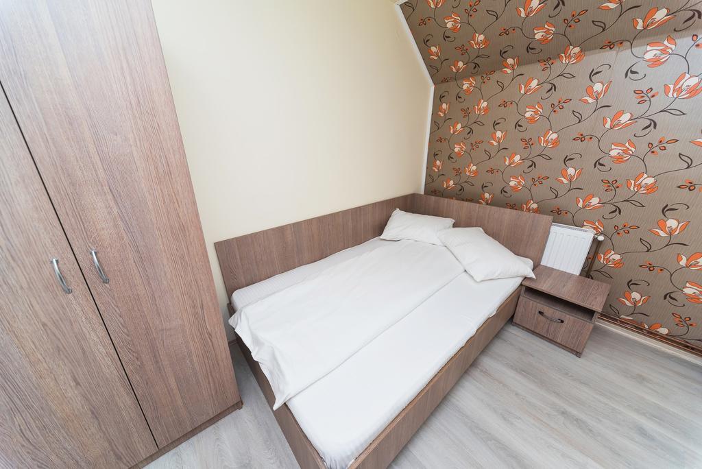 Nelana Hostel Cluj-Napoca Ngoại thất bức ảnh